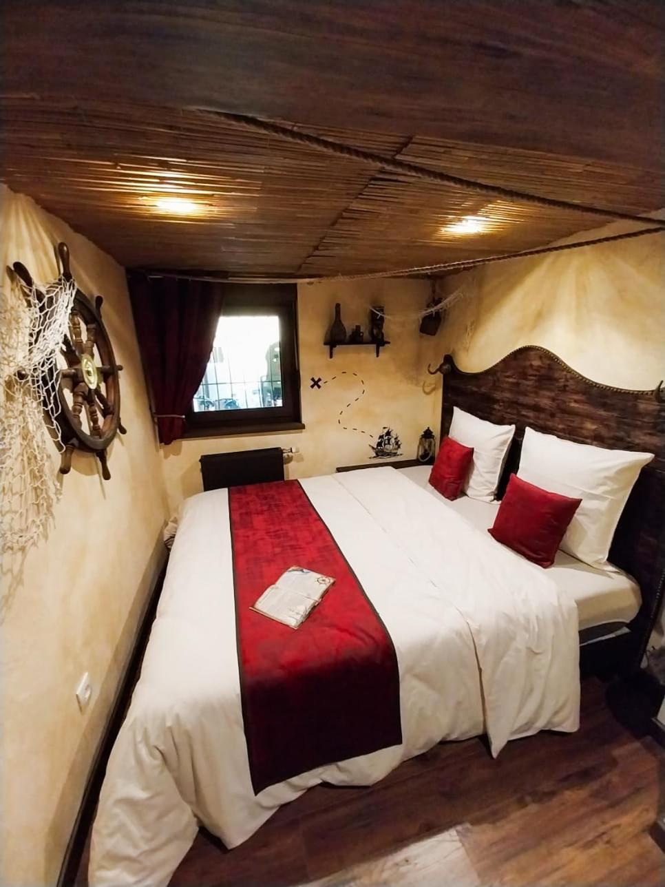 Le Repaire Des Pirates Logement Magique Sainte-Croix-en-Plaine Ngoại thất bức ảnh