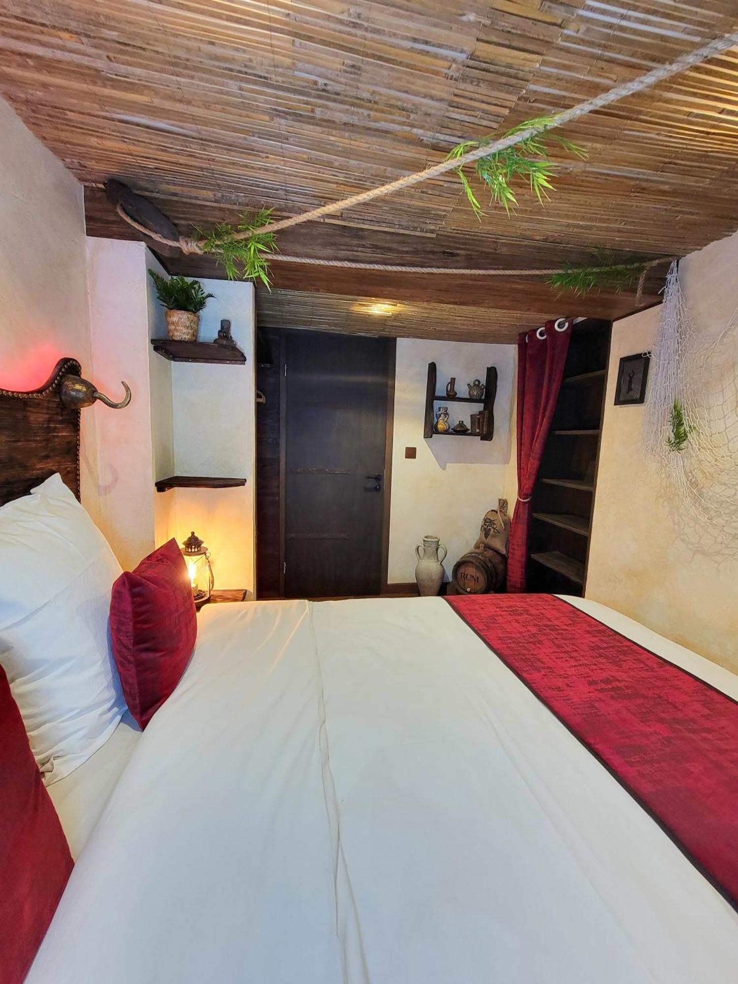 Le Repaire Des Pirates Logement Magique Sainte-Croix-en-Plaine Ngoại thất bức ảnh