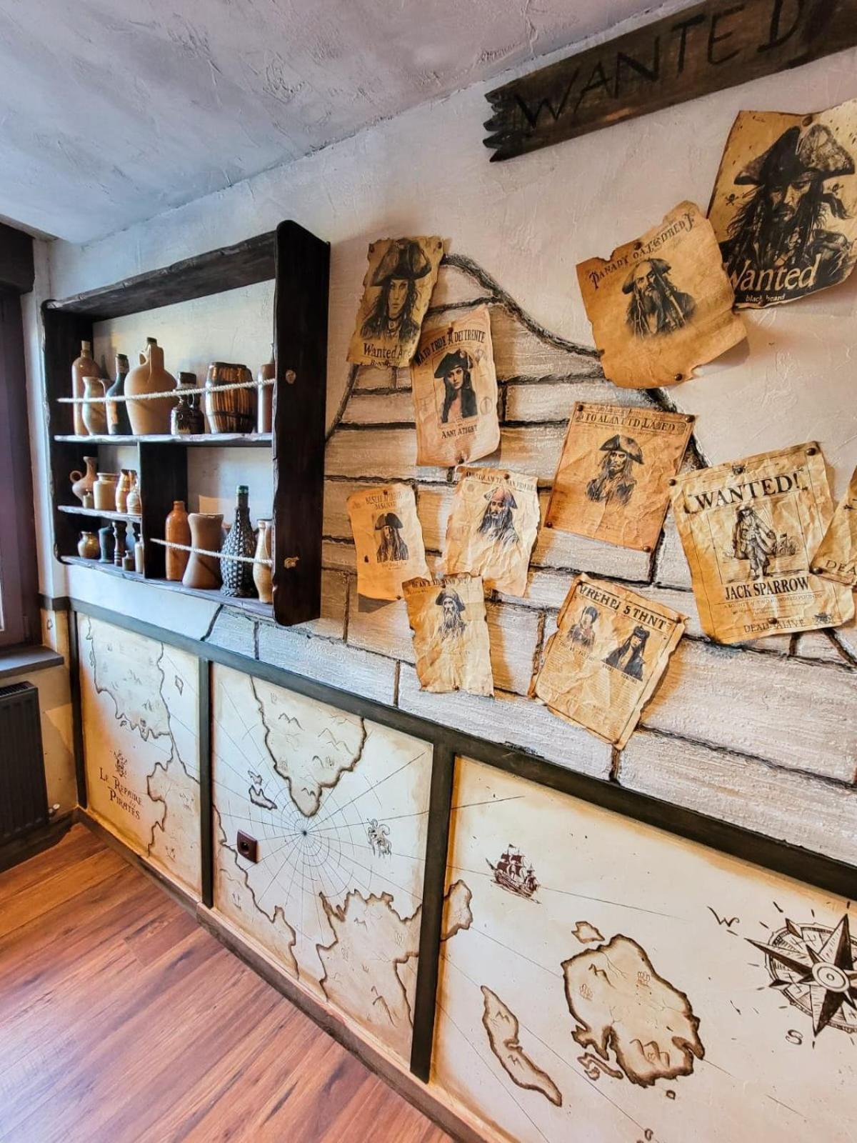 Le Repaire Des Pirates Logement Magique Sainte-Croix-en-Plaine Ngoại thất bức ảnh